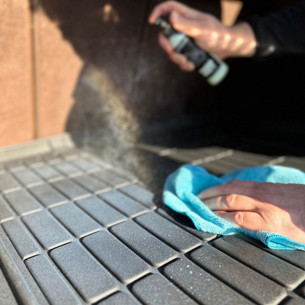Frogum FreshMatt suojaa ja hoitaa TPE-mattoja