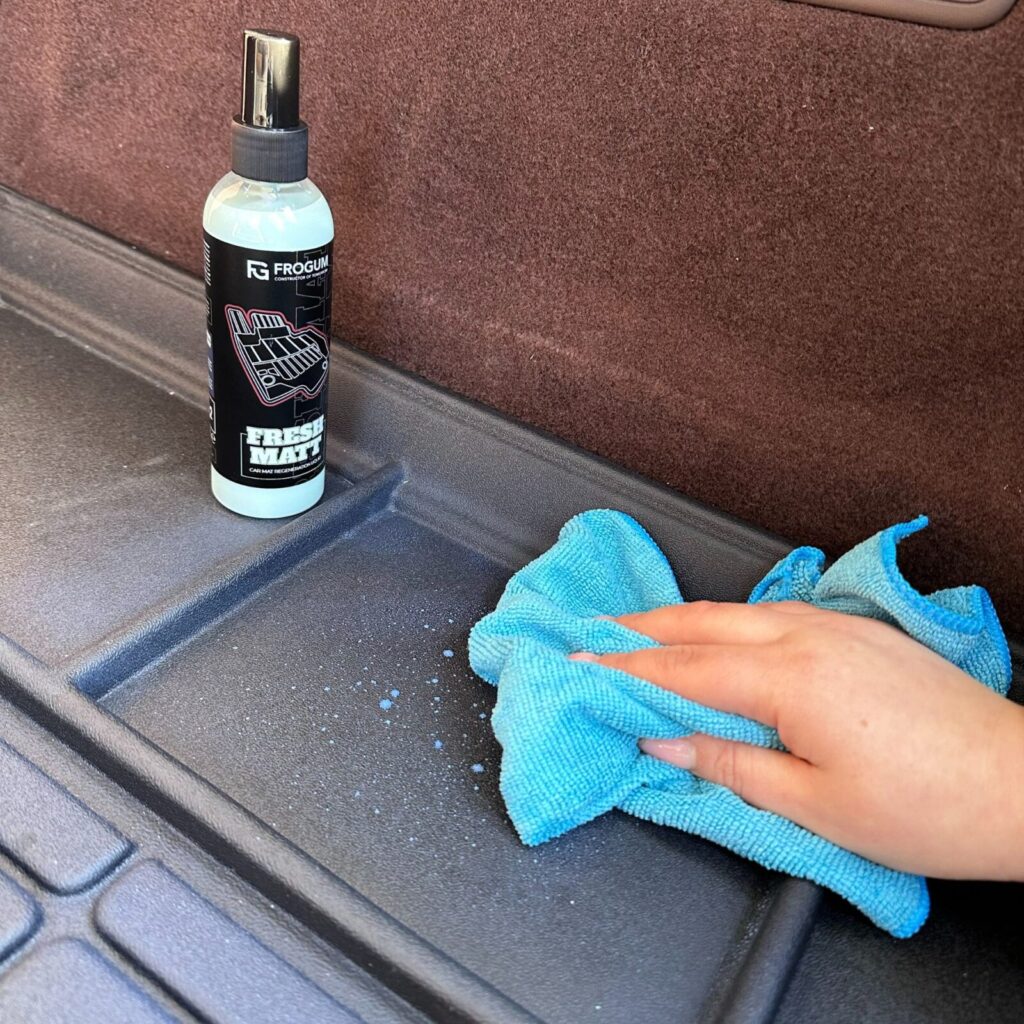 Frogum FreshMatt TPE-auton lattiamatoille ja tavaratilan matoille